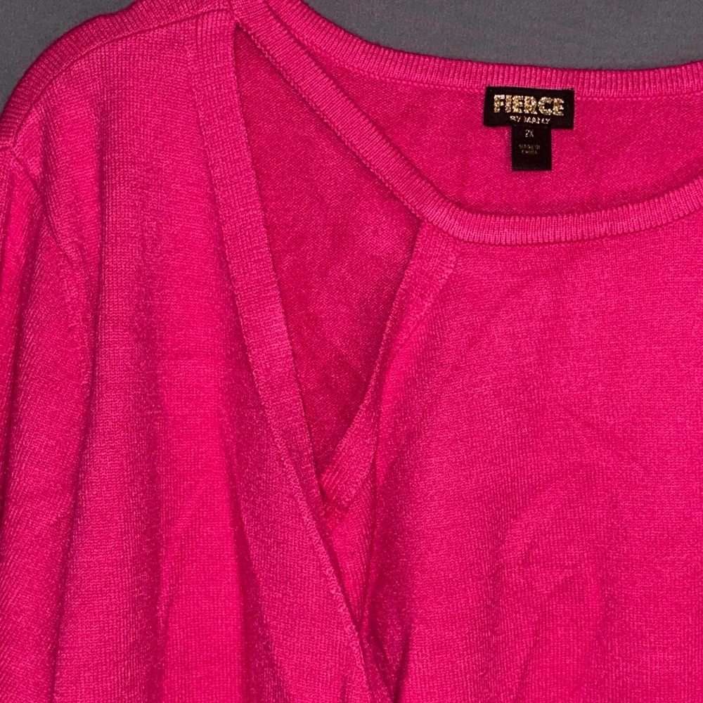 Mally Roncal Fierce By Mally Hot Pink Cut Out Sweater Rose Brooch 2X NWOT - Picture 4 of 6